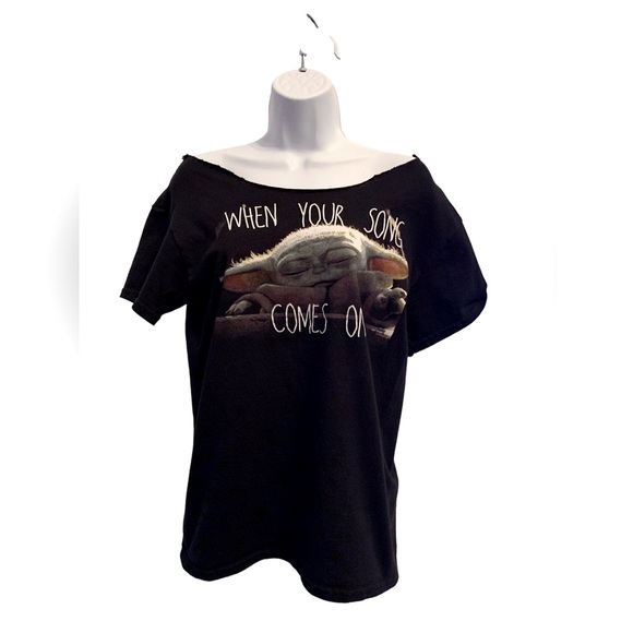 Baby Yoda women’s small tshirt - Picture 3 of 5